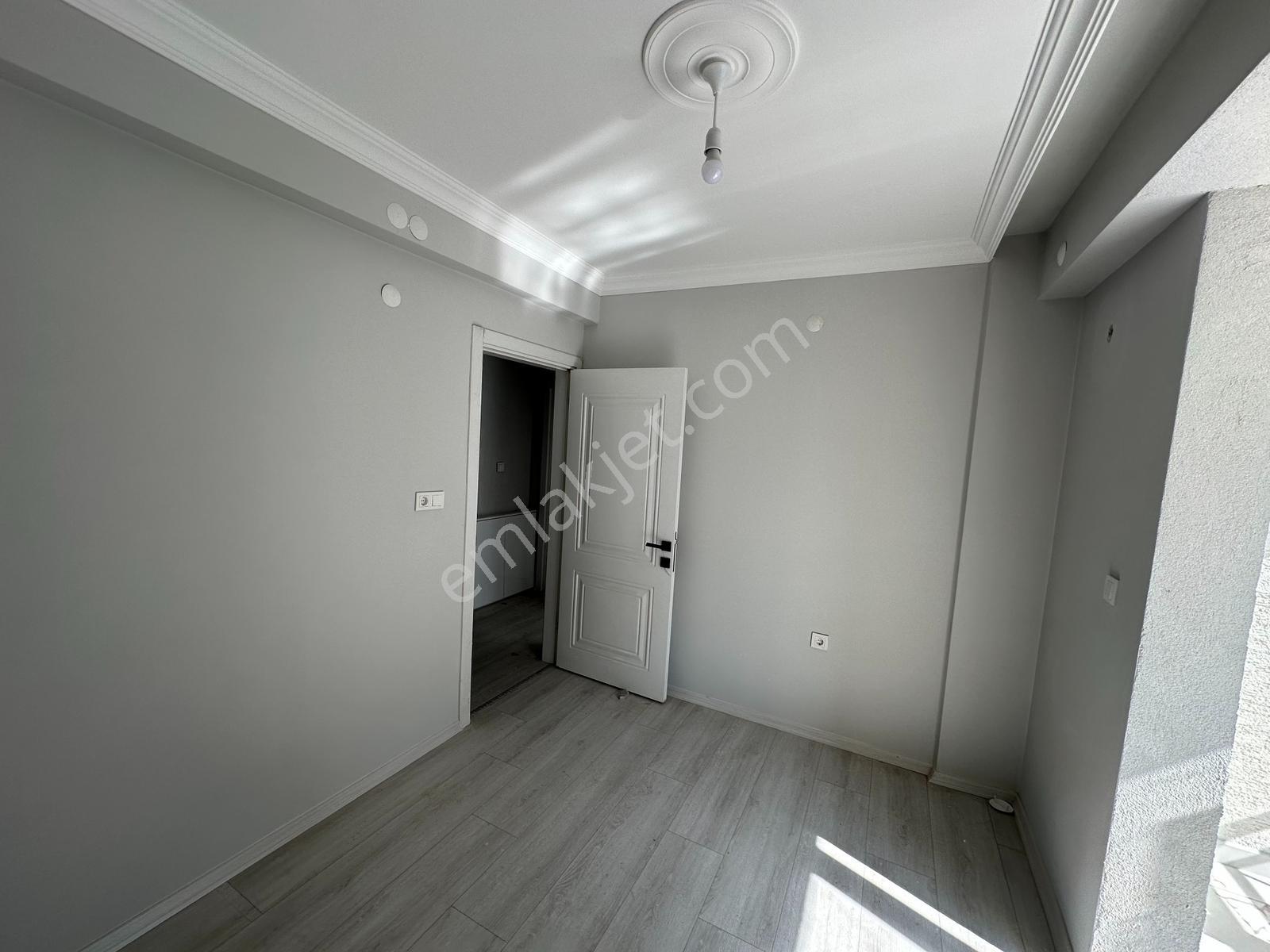 Ege Emlak'tan Aşağı Zaferiye'de Kiralık Tripleks Villa - Görsel 15