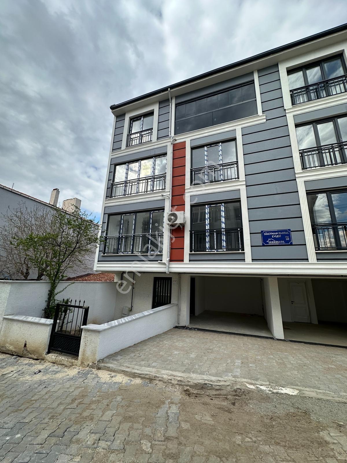 Ege Emlak'tan Aşağı Zaferiye'de Kiralık Tripleks Villa - Görsel 29