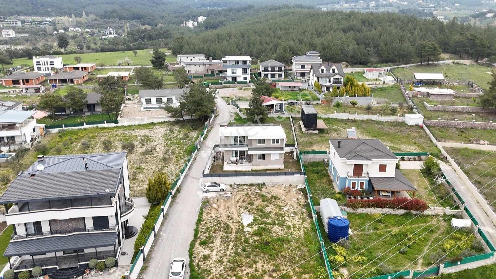Bornova Çiçekliköy'de Muhteşem 3+1 Lüks Villa - Görsel 2