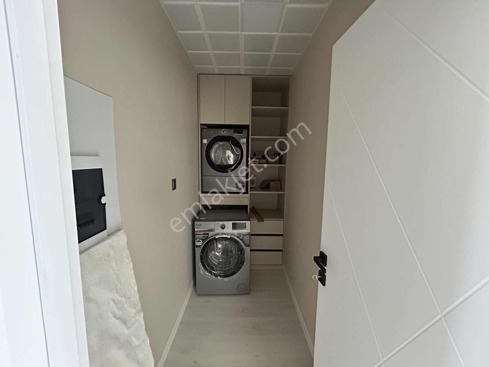 Bornova Çiçekliköy'de Muhteşem 3+1 Lüks Villa - Görsel 23