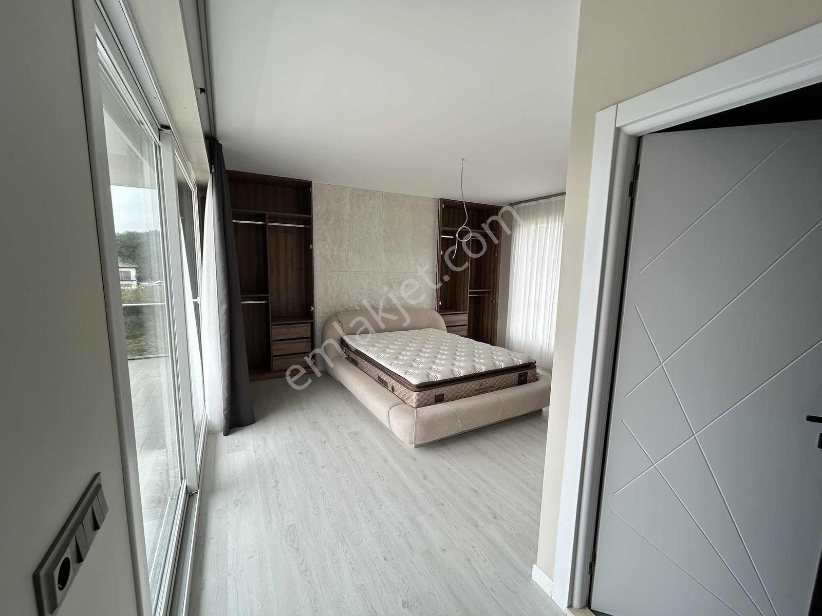 Bornova Çiçekliköy'de Muhteşem 3+1 Lüks Villa - Görsel 14