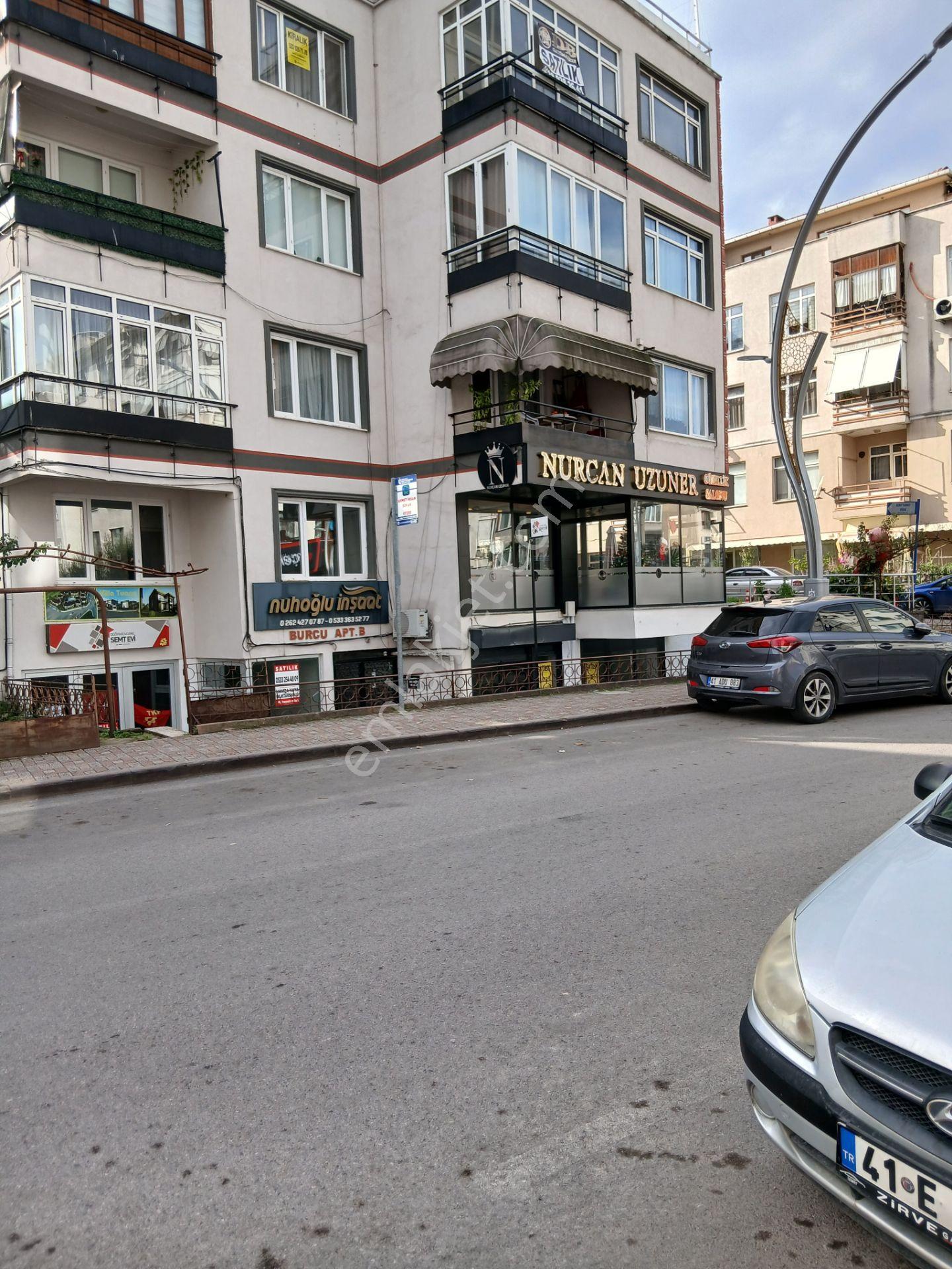 Gölcük Değirmendere Çarşı İçinde İş Yeri
