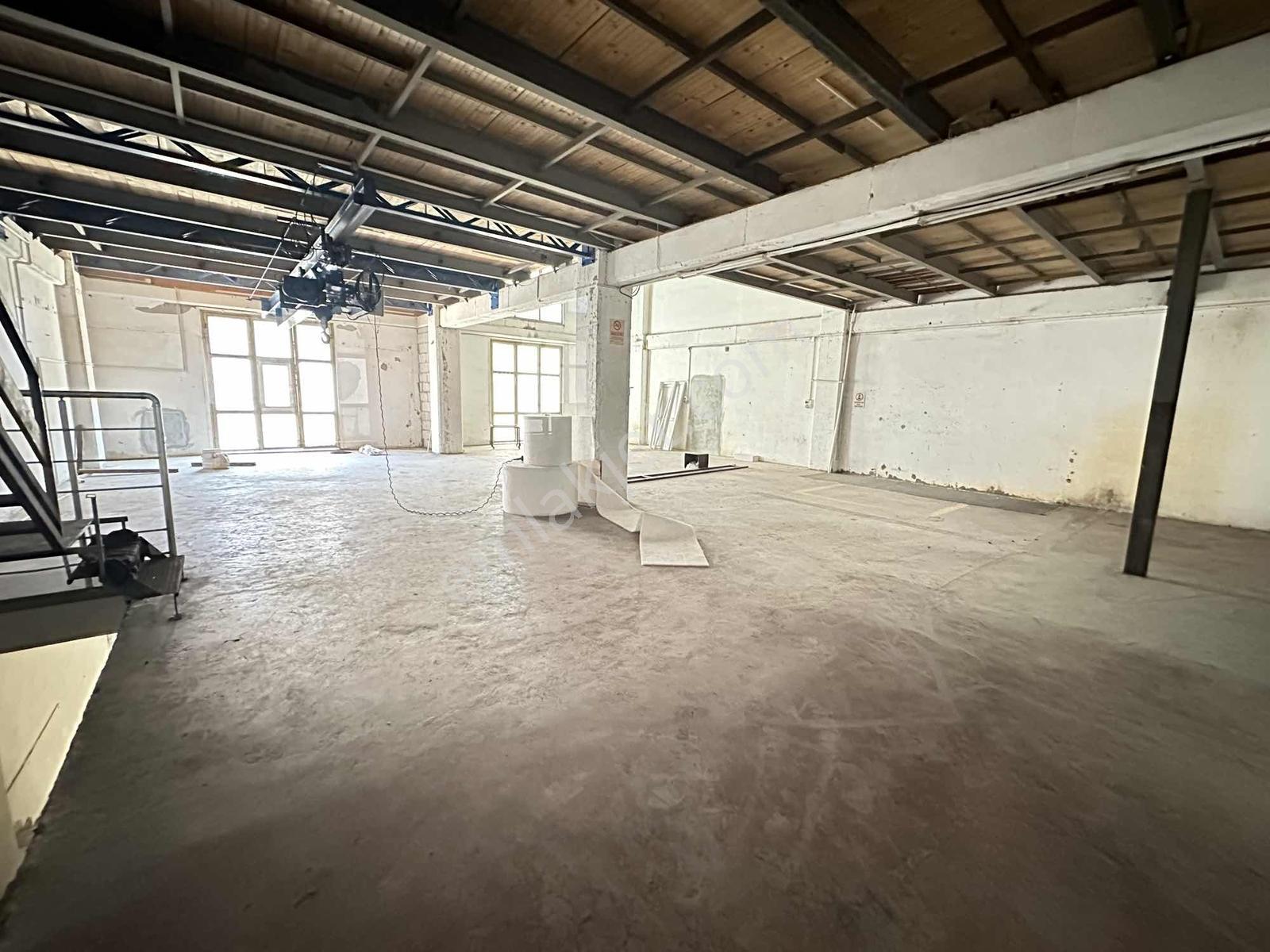 Başakşehir Sanayi Sitesinde 2'lı Dükkan 550 M2 - Görsel 12