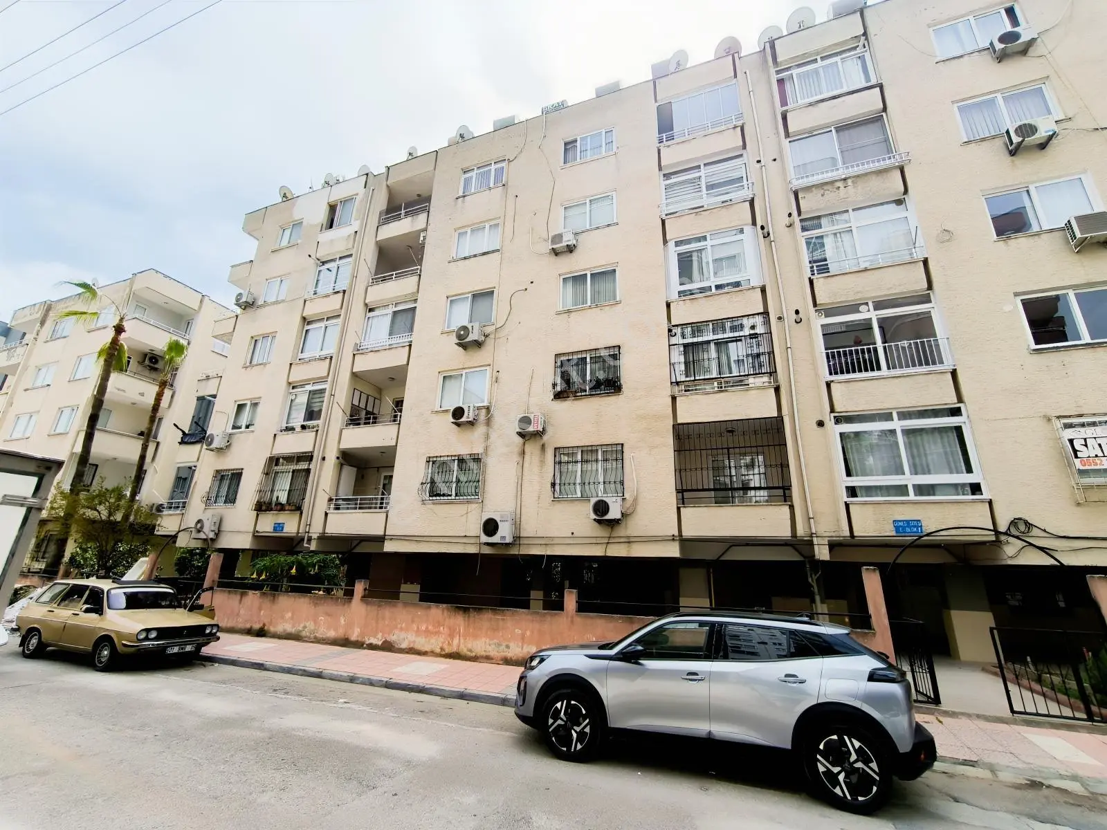 Ars Yapı Gayrimenkulden Cumhuriyette Satılık 3+1 Full Masrafsız