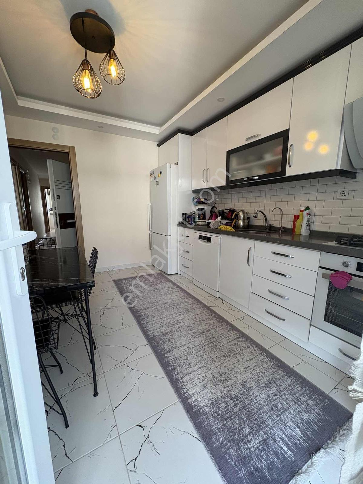 Çobançeşme Mithatpaşa Caddesi'nde Dubleks - Görsel 2