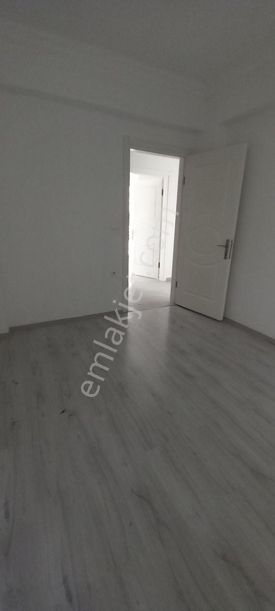 Bahçe Kati 2+1 Ebeveyn Banyolu Satılık Daire - Görsel 11