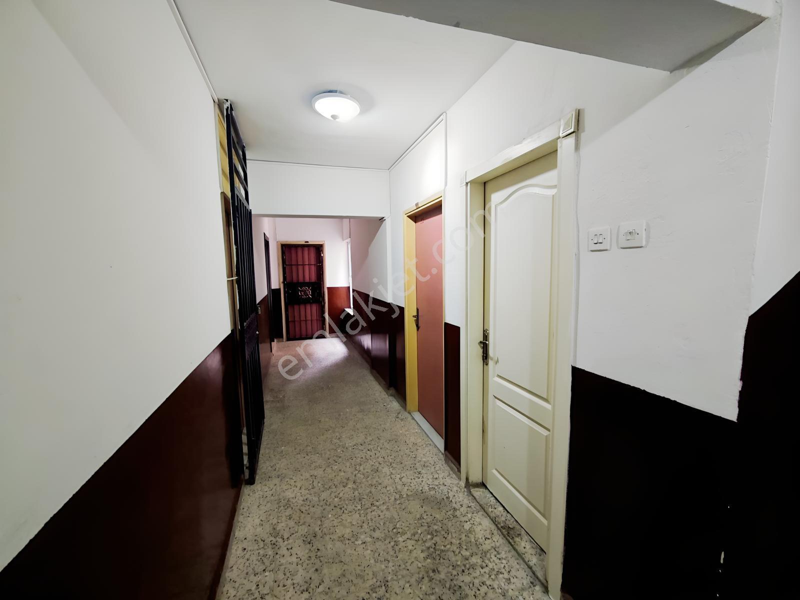 Okçular Çarşı İçinde Satılık Ofis - Görsel 3