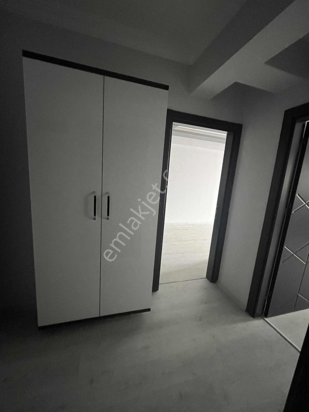 Merkezde Teraslı Kiralık 1+1 Daire - Görsel 2