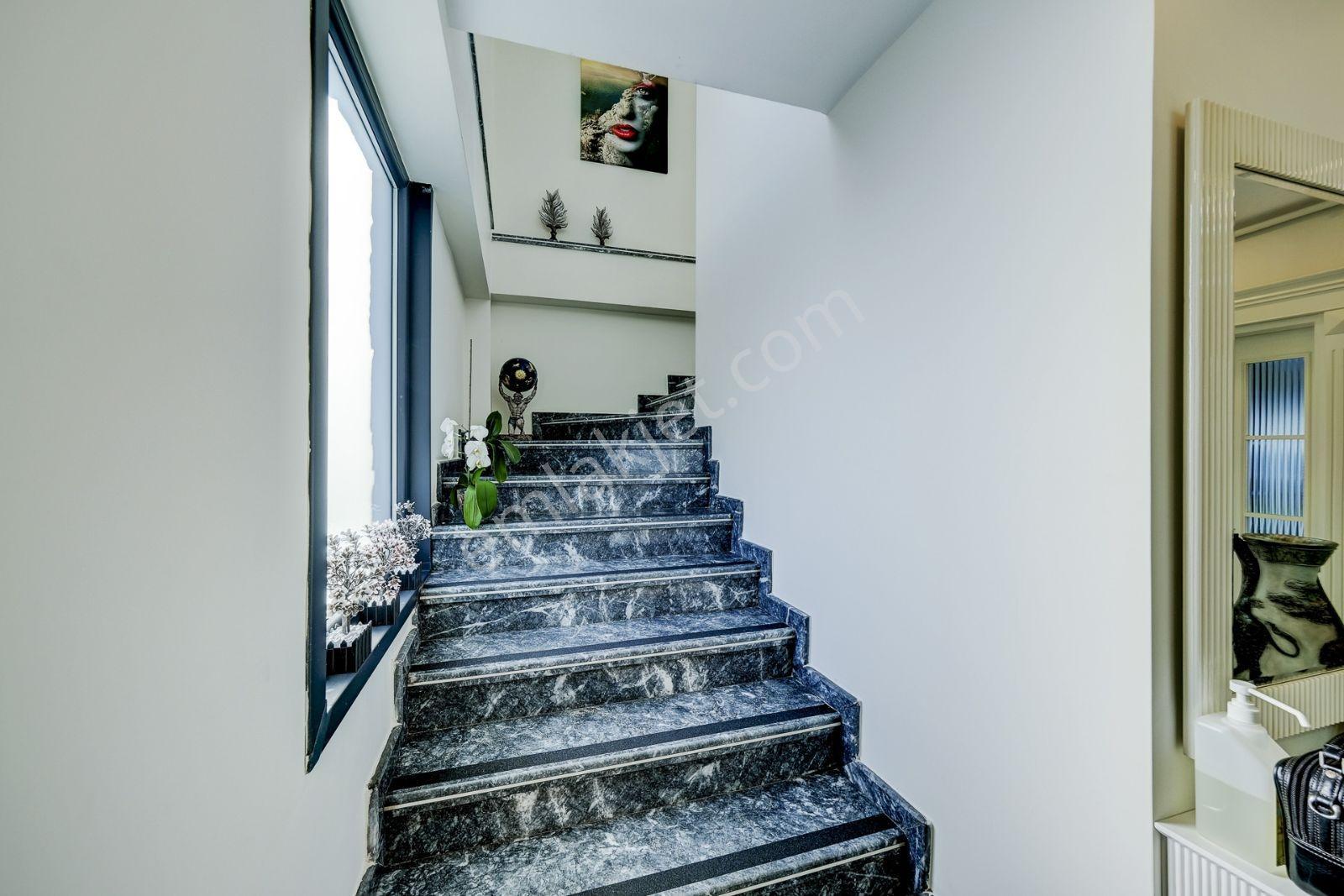 Şile'de 485m2 Arsa İçerisinde Deniz Manzaralı Satılık 5+1 Villa - Görsel 7
