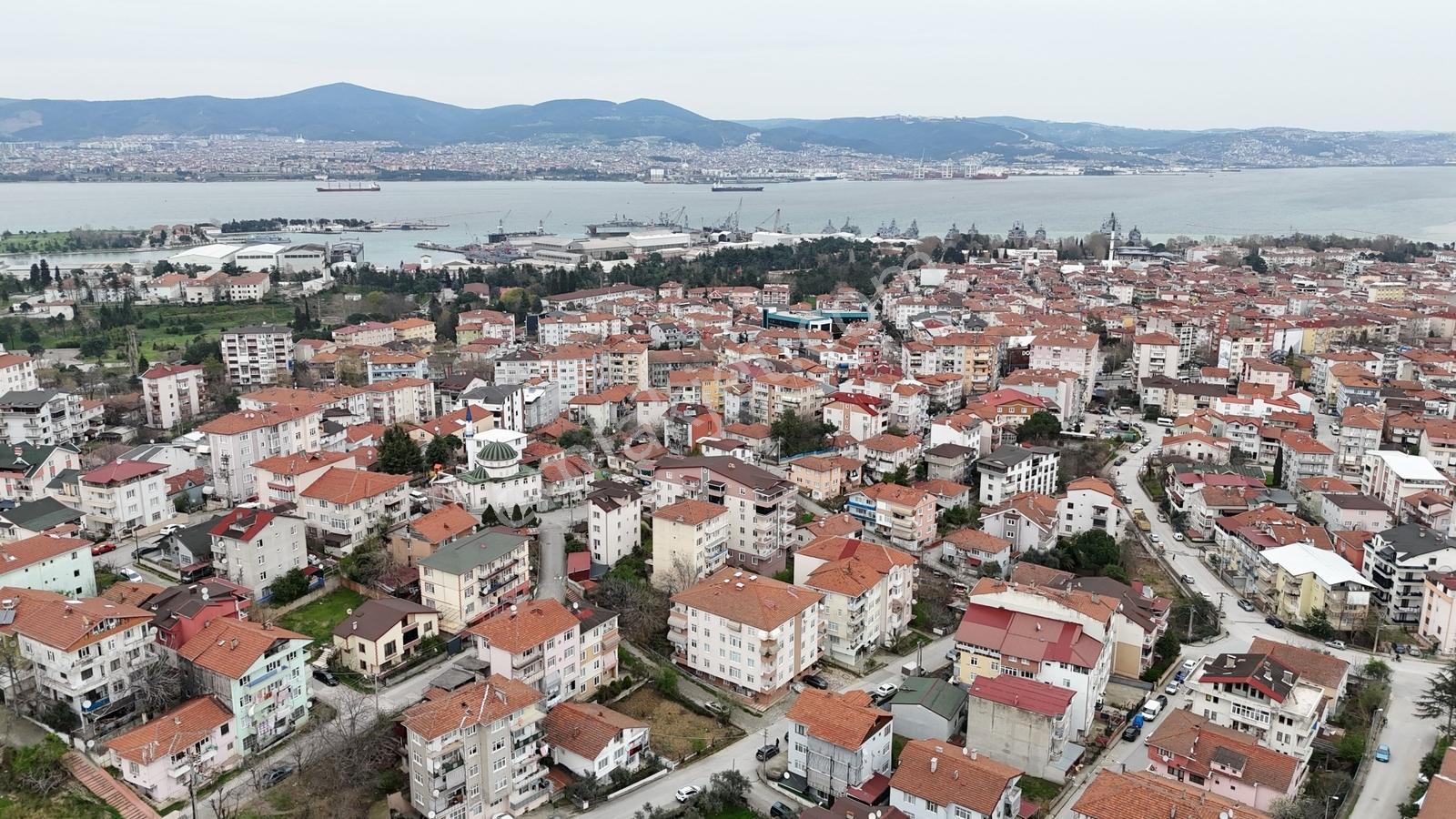 Gölcük Donanma'da Köşe Parsel - Satılık Arsa - Görsel 8