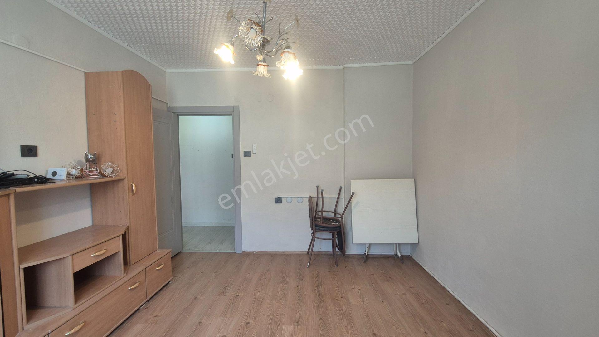 Bandırma 17 Eylül Mah. De Kapalı Pazar Yeri Karşısı Yenilenmiş Satılık 3+1 Daire - Görsel 10