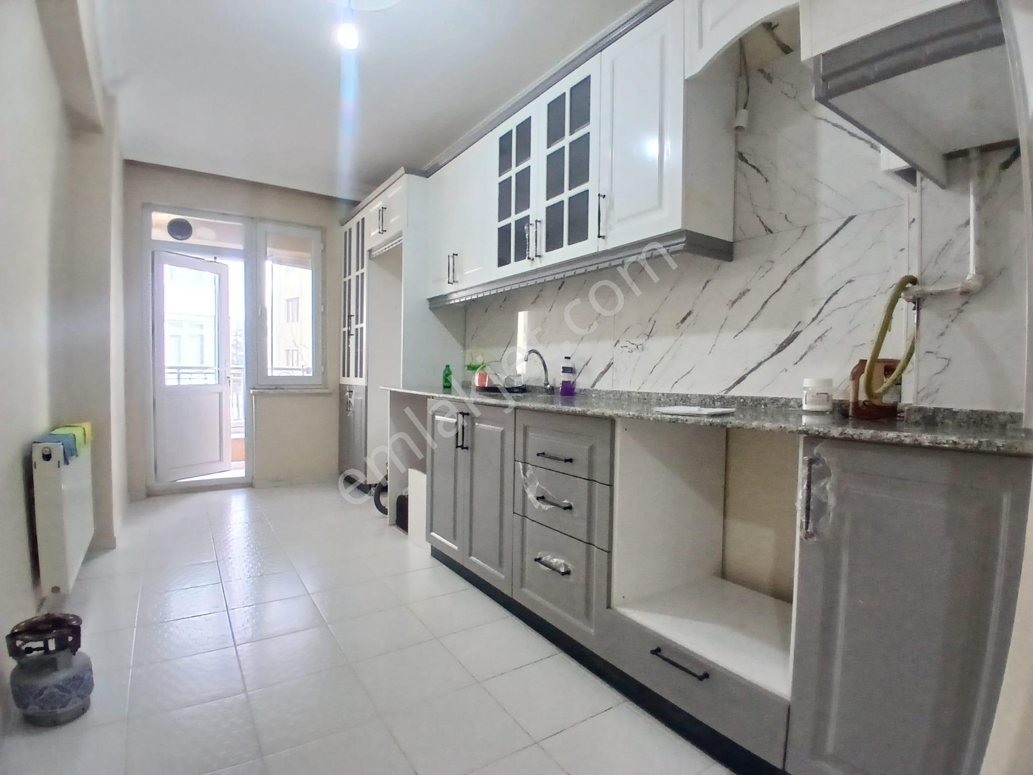 Rba Dan Emek Mah.ertaş Cad.si Altında Satılık 2+1 Daire
