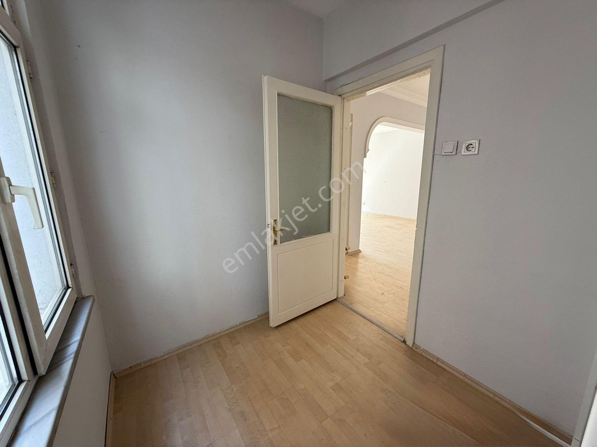 İzmit Merkez İnönü Caddesi'nde Satılık 3+1 Daire - Görsel 11
