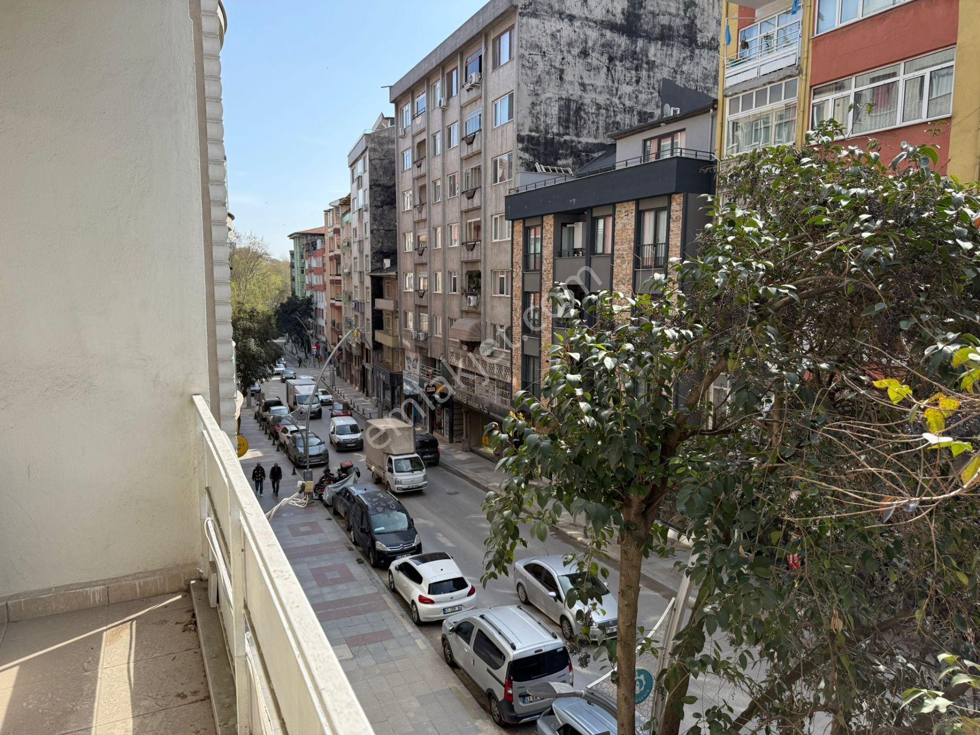 İzmit Merkez İnönü Caddesi'nde Satılık 3+1 Daire - Görsel 23