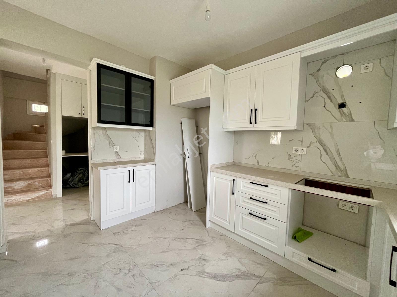 Elvan Özçelik'den Örende Denize Çok Yakın Satılık Villa - Görsel 11