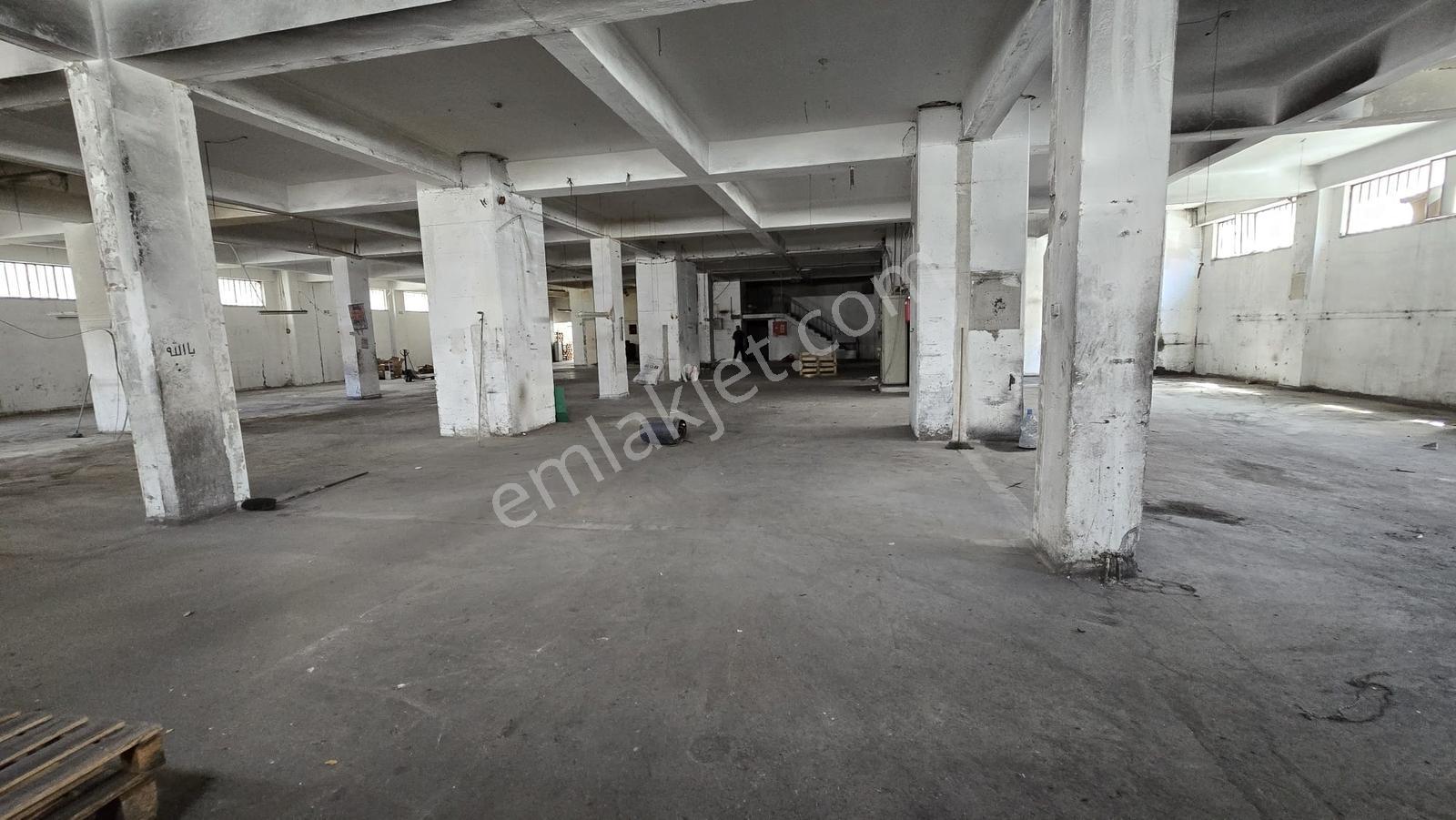 Beylikdüzü O.s.b. Bakırcılar Kiralık 1.250m² Tır Rampalı Giriş - Görsel 3