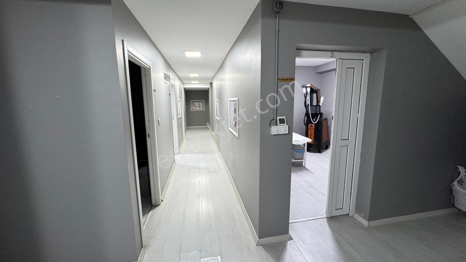 Kemalpaşa'da Devren Lüks Güzellik Merkezi 270m² Ful Donanımlı - Görsel 4