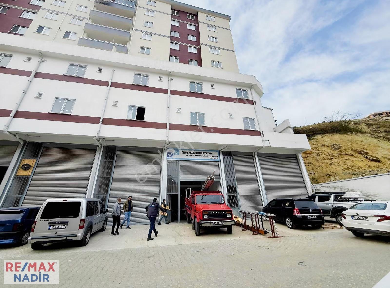 Sanayide 400 M² Asma Katlı Geniş Cepheli Acil Satılık İşyeri