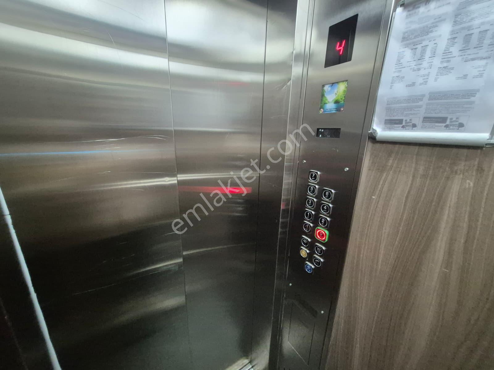 Şişli, Ferıloft Sitesi Satılık, Havuzlu, Otoparklı Ara Kat 2+1 Daire - Görsel 2