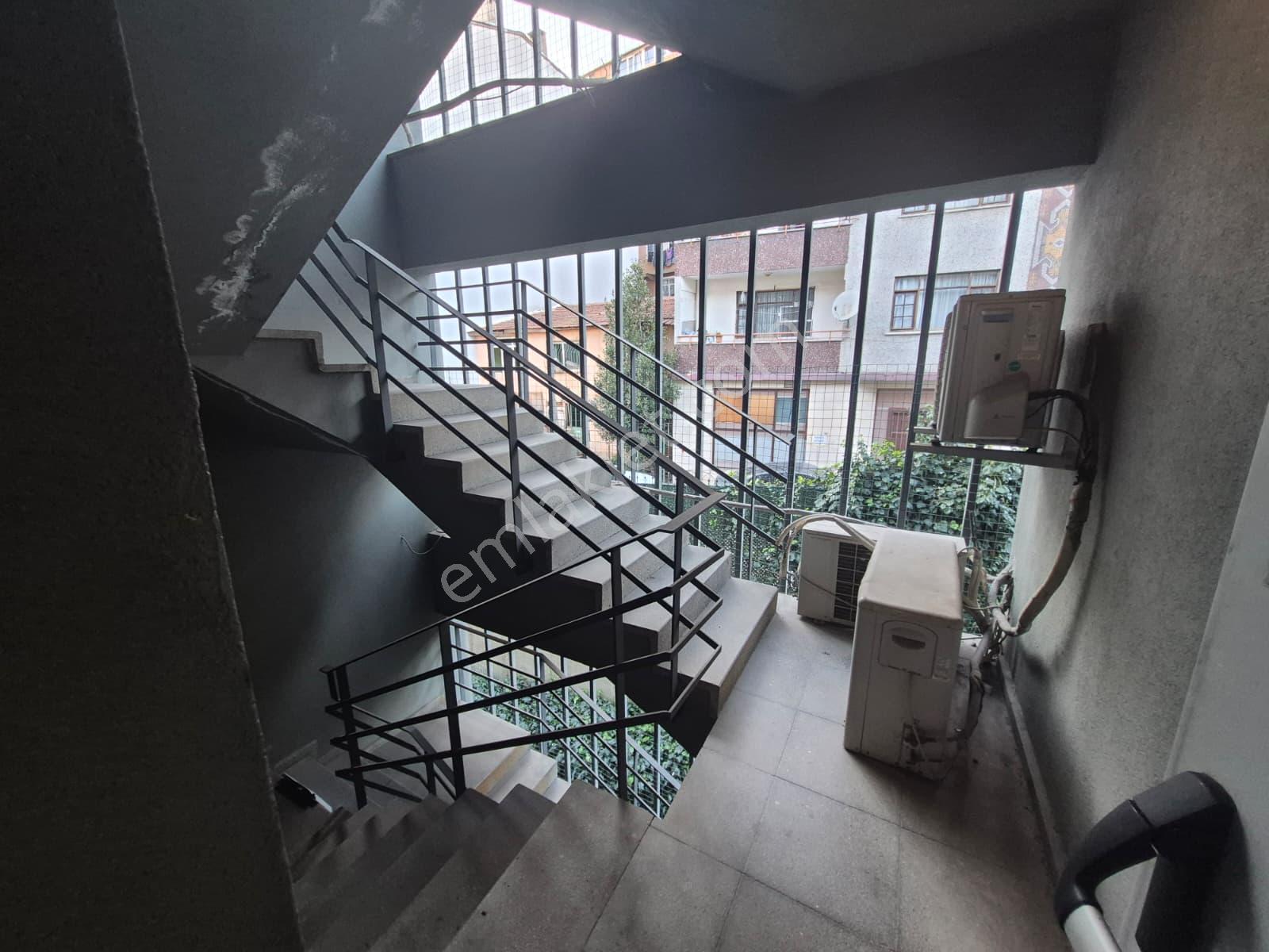 Şişli, Ferıloft Sitesi Satılık, Havuzlu, Otoparklı Ara Kat 2+1 Daire - Görsel 5
