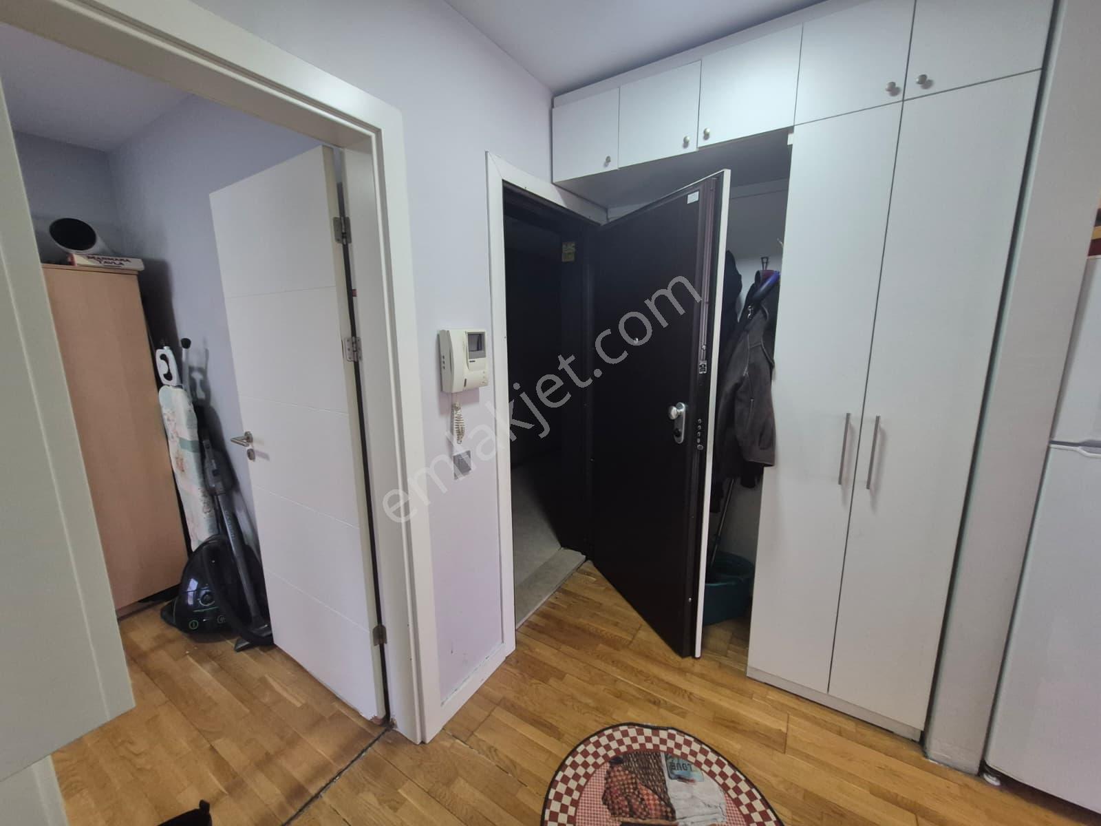 Şişli, Ferıloft Sitesi Satılık, Havuzlu, Otoparklı Ara Kat 2+1 Daire - Görsel 11