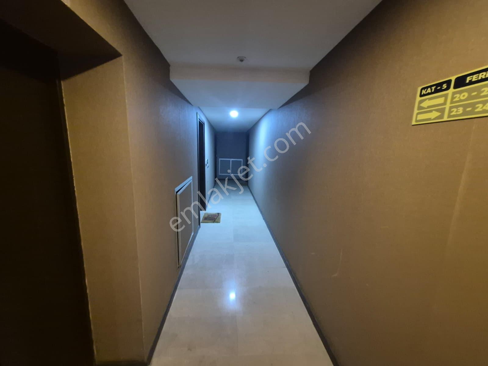 Şişli, Ferıloft Sitesi Satılık, Havuzlu, Otoparklı Ara Kat 2+1 Daire - Görsel 4