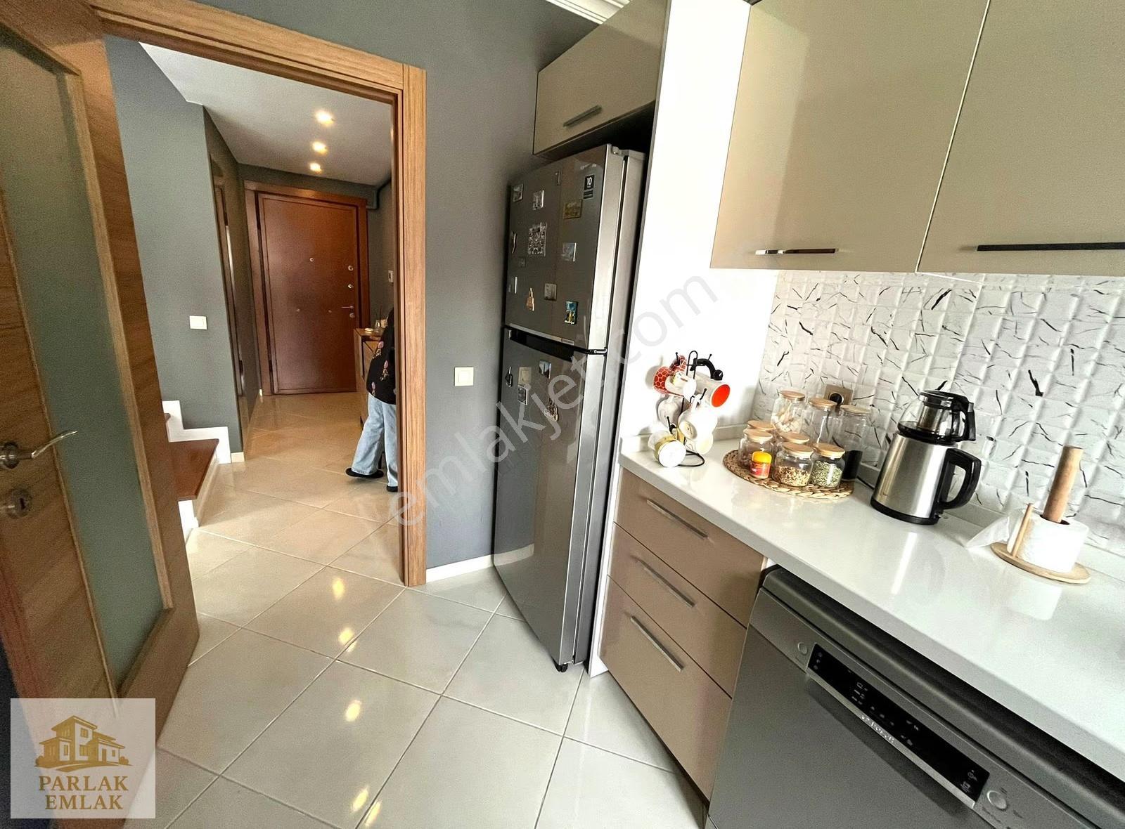 Parlak'tan Üsküdar Selimiye^de Genç Binada 3+2 Yatırımlık Fırsat - Görsel 15
