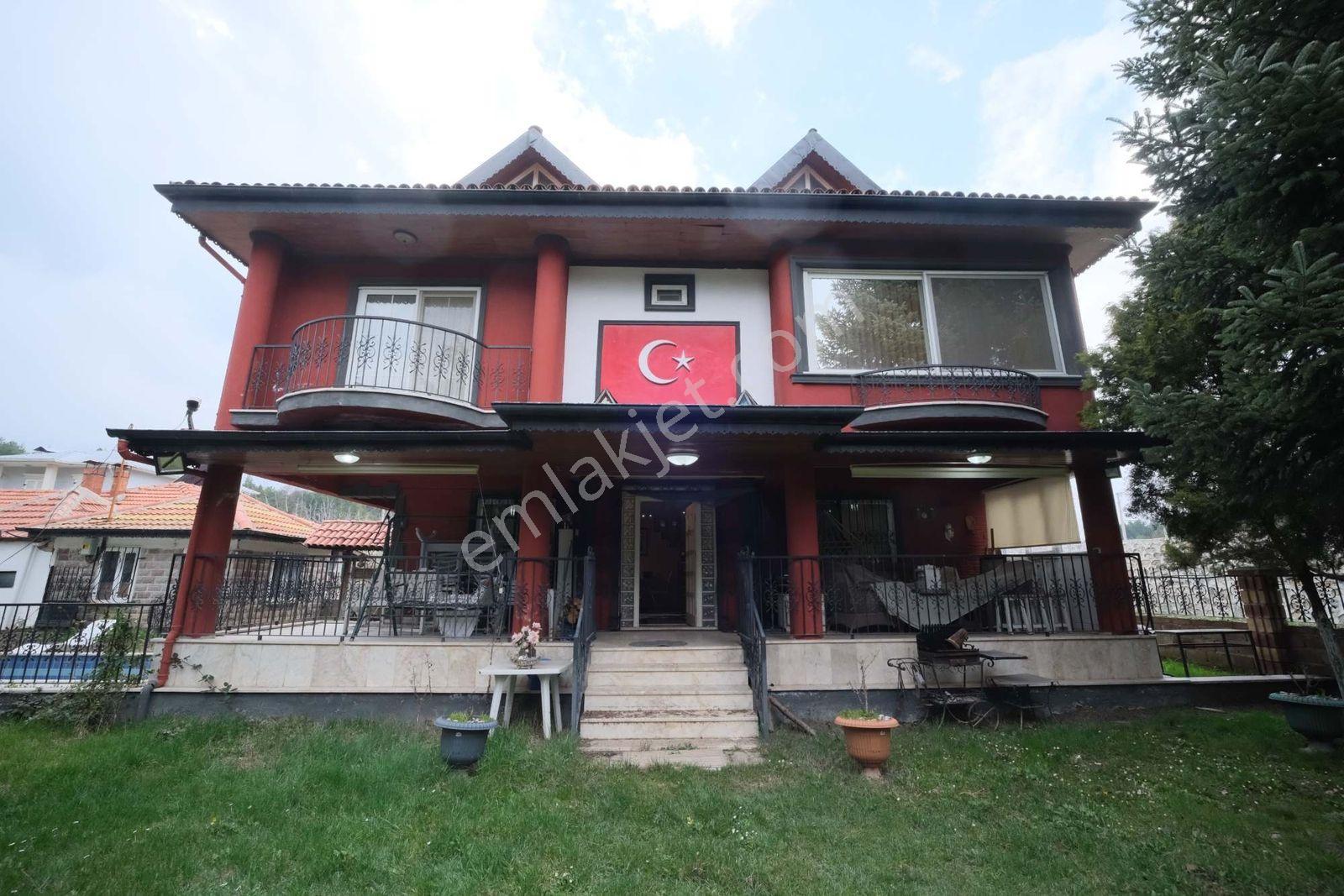 Buldan Süleymanlı Yaylasında Havuzlu 4+1 Satılık Villa - Görsel 16
