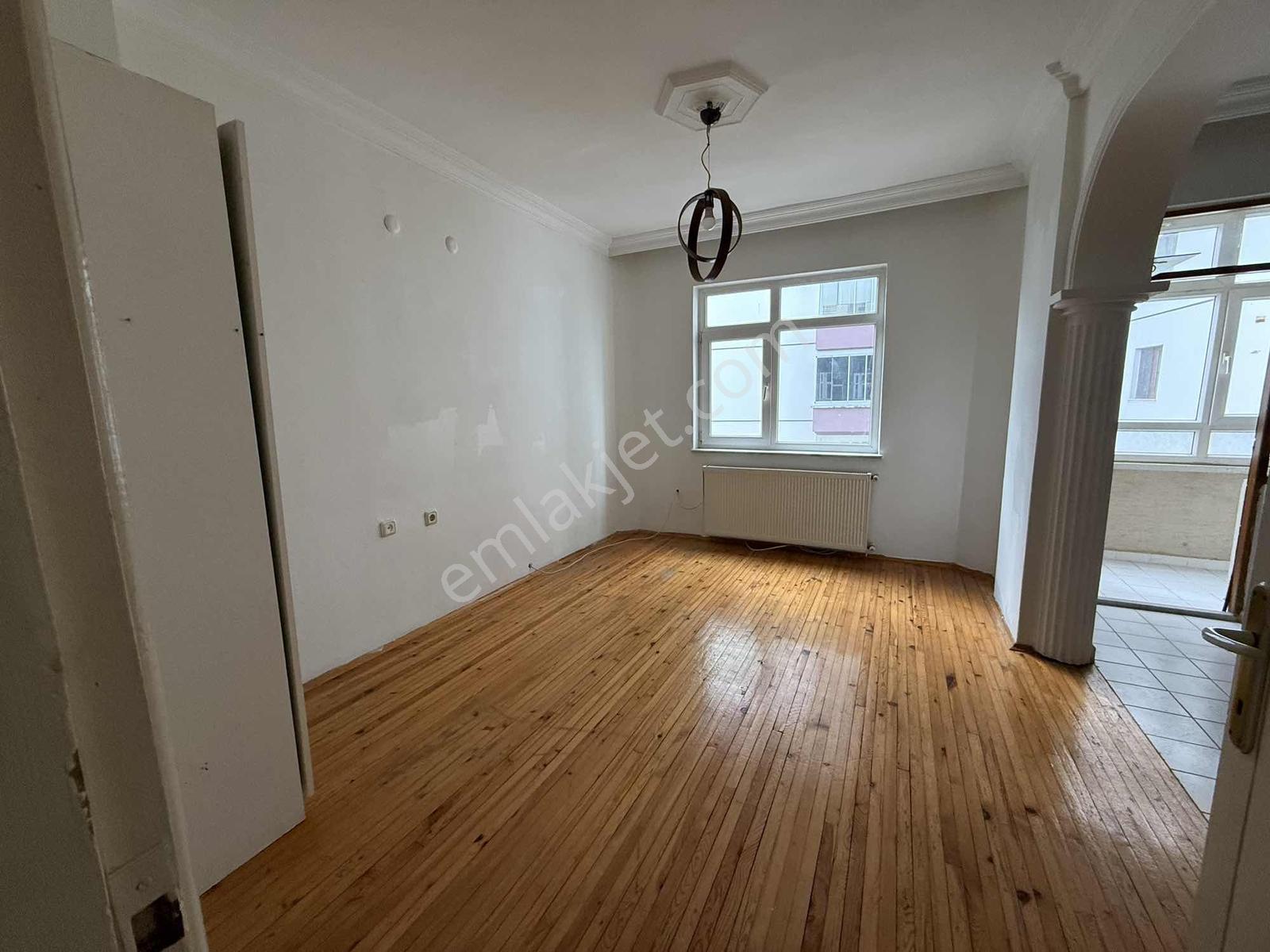 Esenevler'de Tramvay Durağının Yanında Kiralık 3+1 Daire - Görsel 5