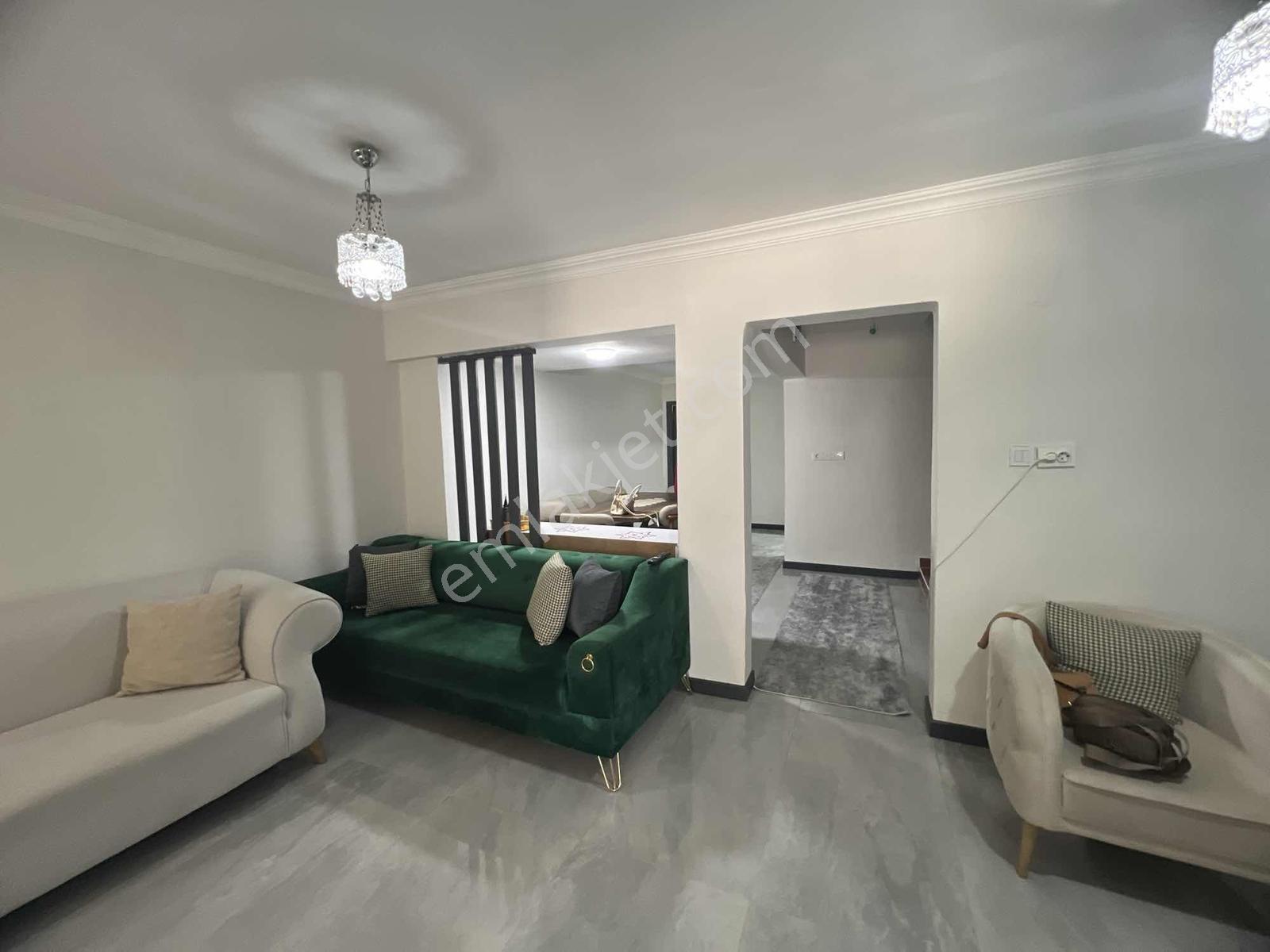 Emlakevim - Hendek Yeni Mah.de 260 M2 6+1 Satılık Tribleks Ev - Görsel 9