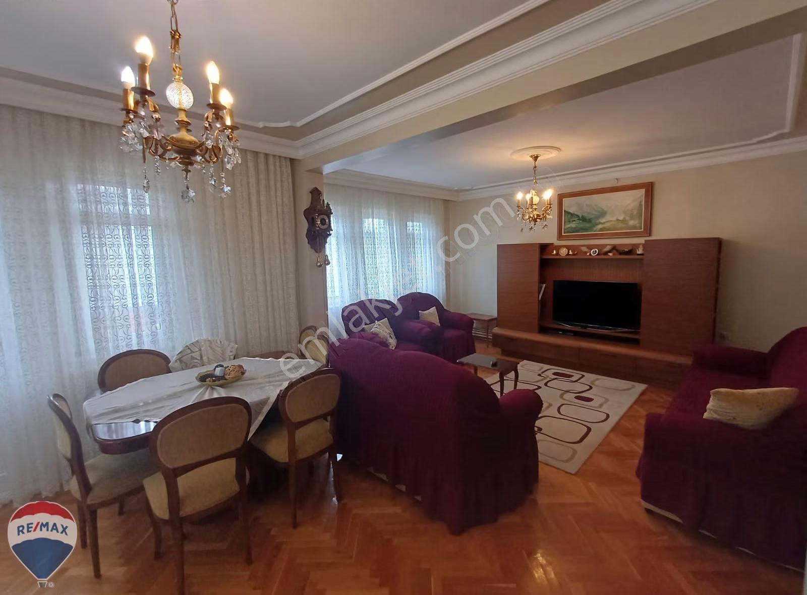 Remax Rıdvan Gedik Serdivan Bahçeli 170m2 Müstakil Dublex Ev - Görsel 14