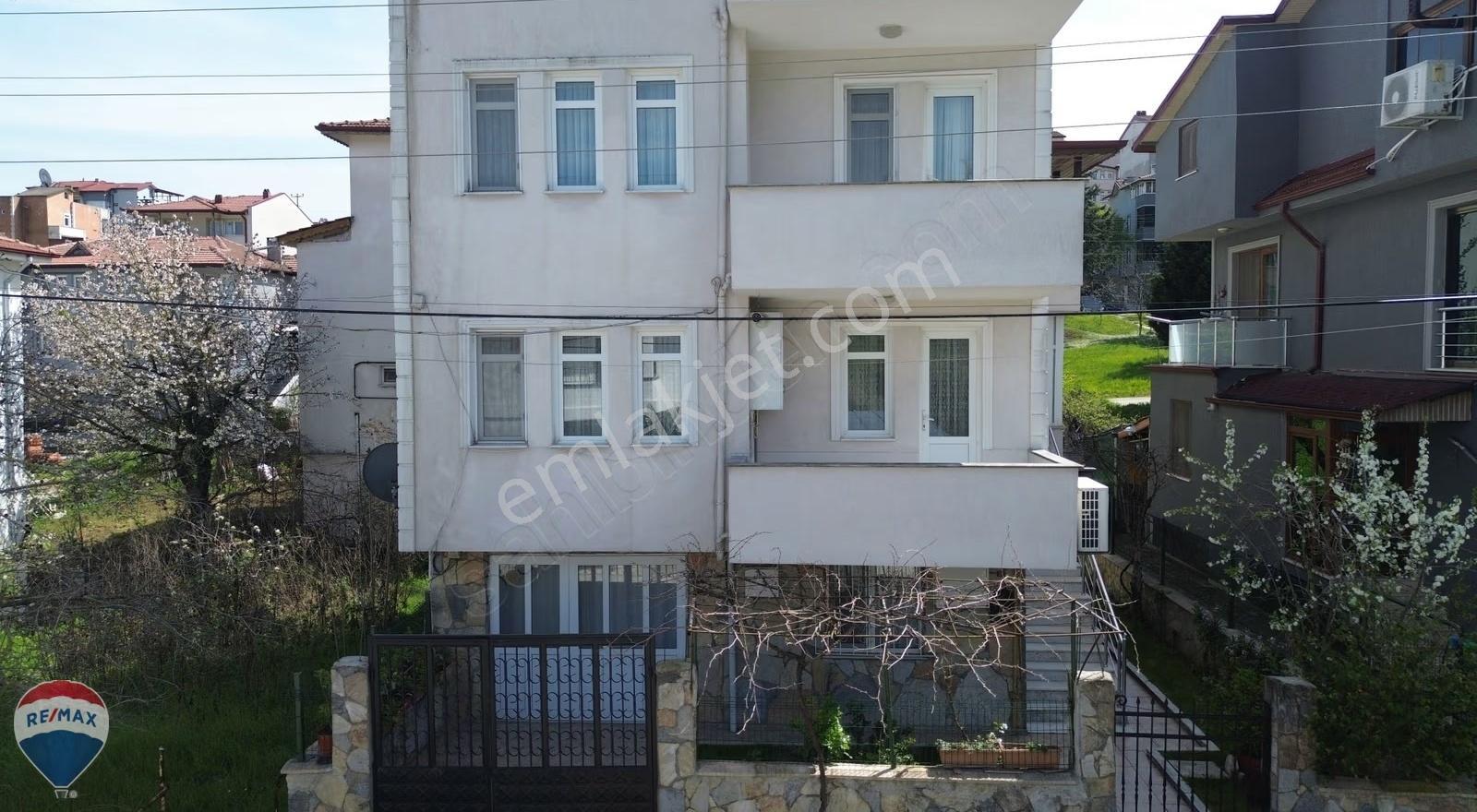 Remax Rıdvan Gedik Serdivan Bahçeli 170m2 Müstakil Dublex Ev - Görsel 3
