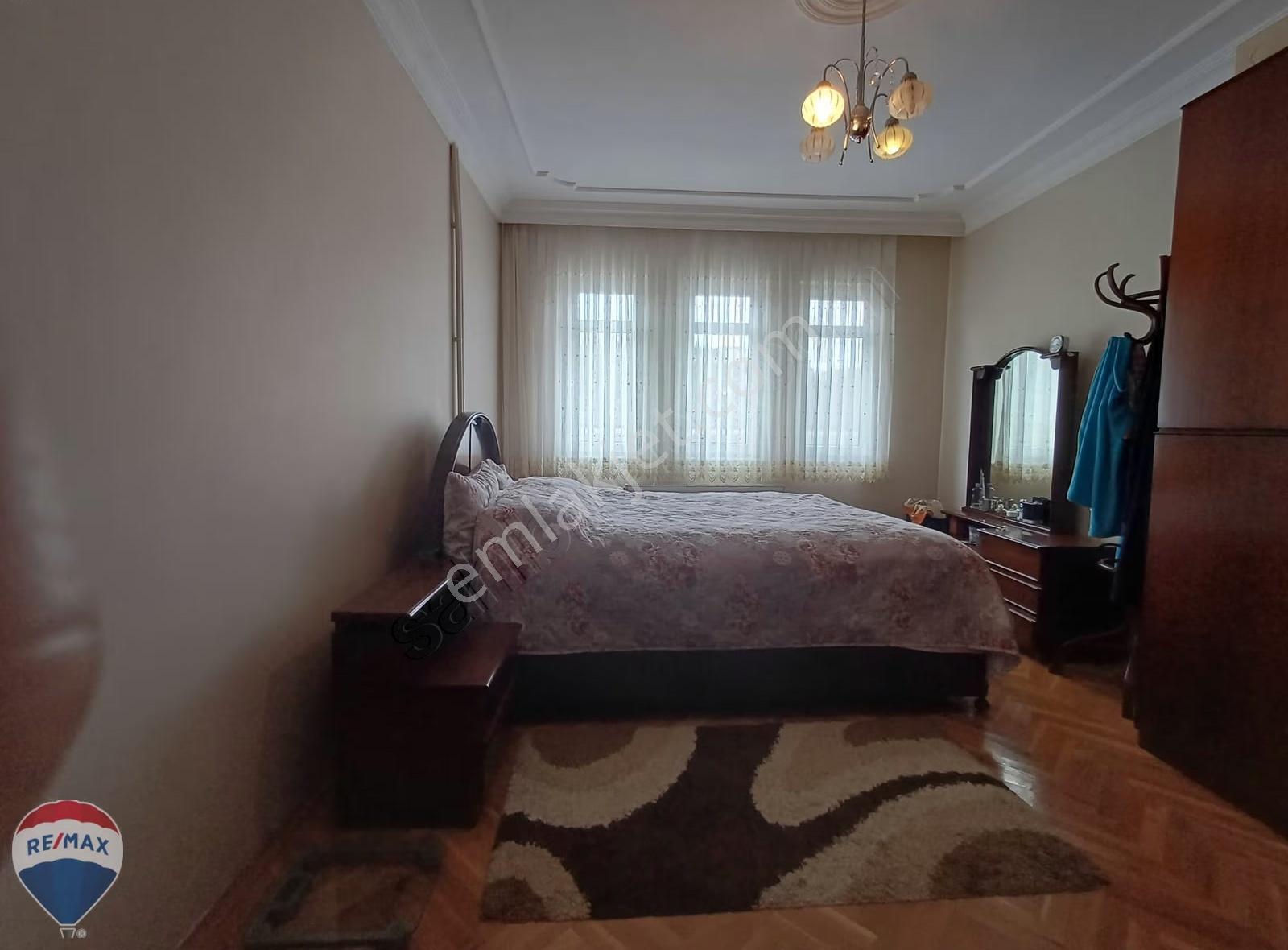 Remax Rıdvan Gedik Serdivan Bahçeli 170m2 Müstakil Dublex Ev - Görsel 12