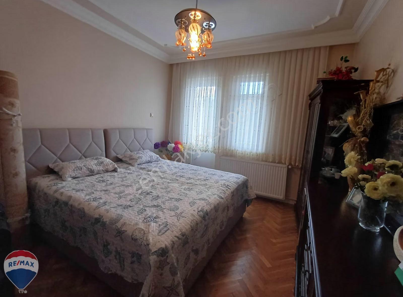 Remax Rıdvan Gedik Serdivan Bahçeli 170m2 Müstakil Dublex Ev - Görsel 13