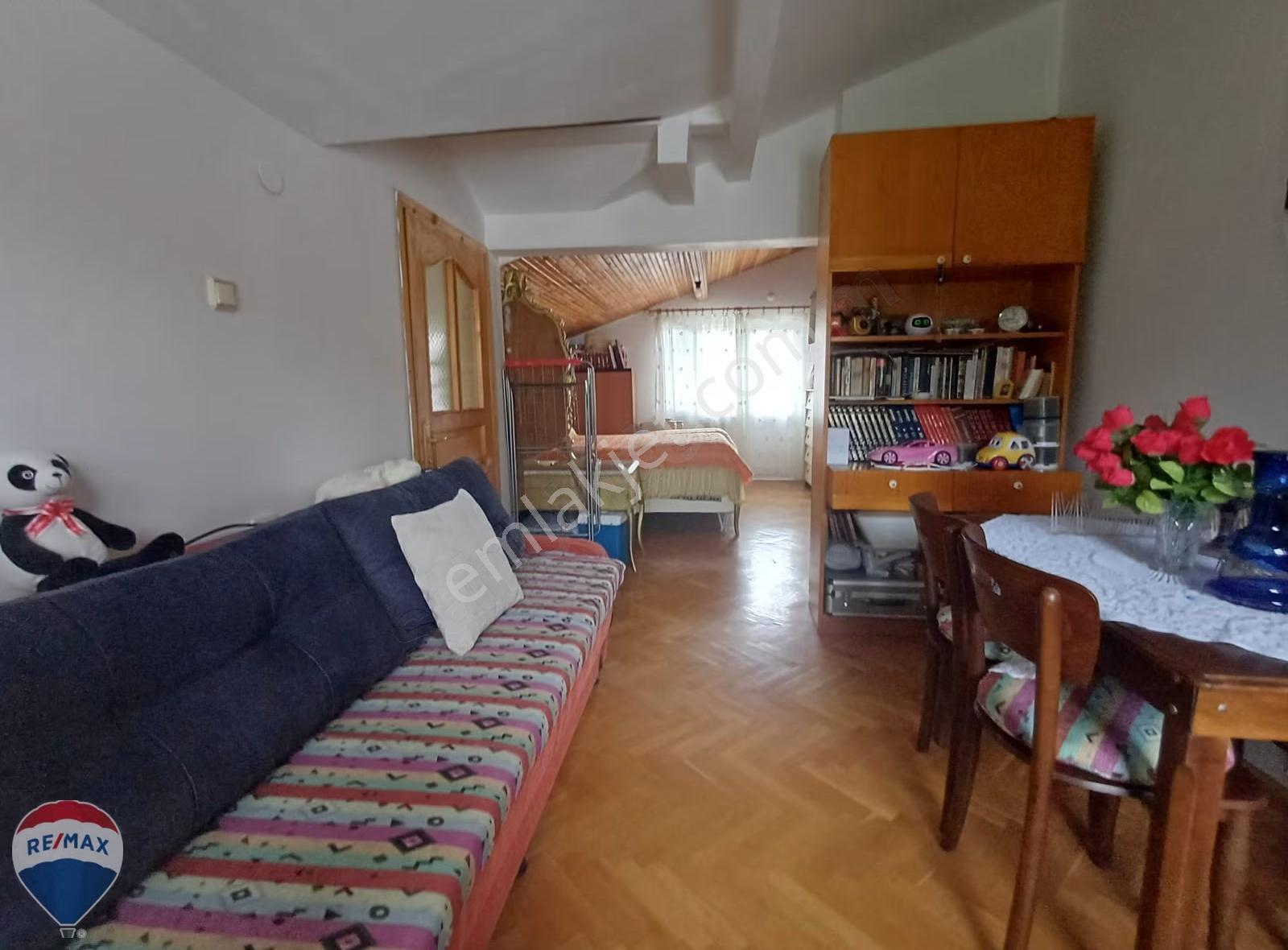 Remax Rıdvan Gedik Serdivan Bahçeli 170m2 Müstakil Dublex Ev - Görsel 24