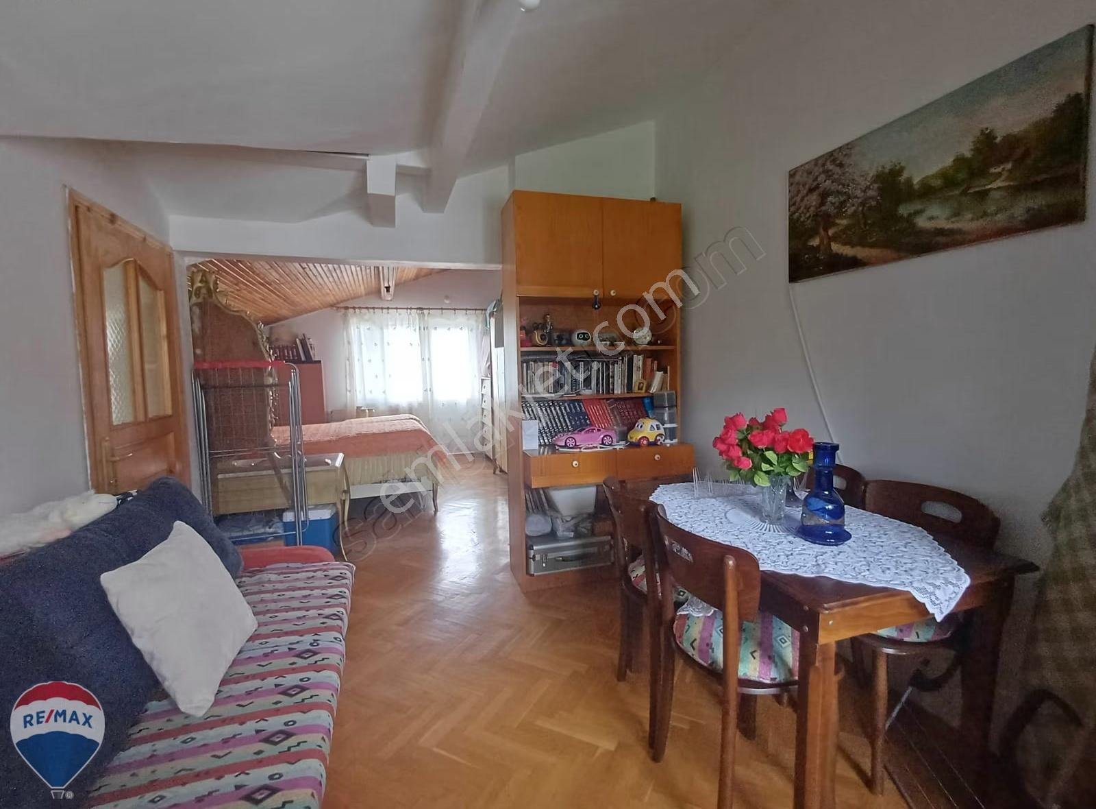 Remax Rıdvan Gedik Serdivan Bahçeli 170m2 Müstakil Dublex Ev - Görsel 23