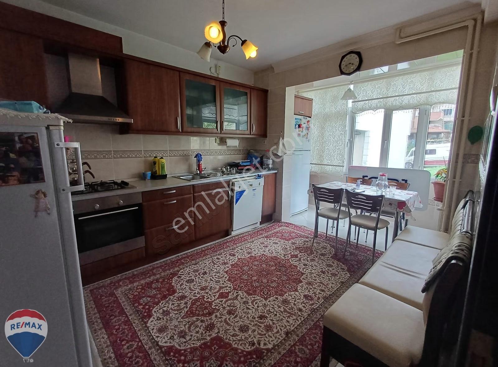 Remax Rıdvan Gedik Serdivan Bahçeli 170m2 Müstakil Dublex Ev - Görsel 16
