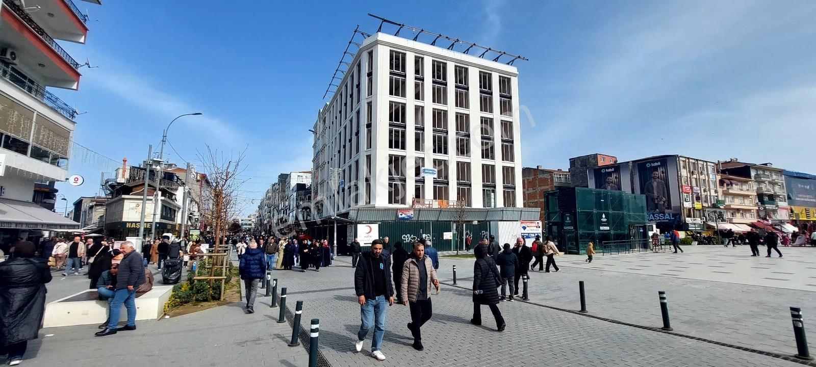 Ümraniye Meydan Cepheli 250 M2 Banka,lüx Cafe Benzer İşler İçin - Görsel 6