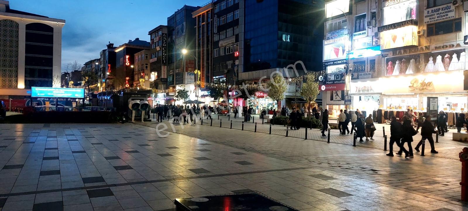 Ümraniye Meydan Cepheli 250 M2 Banka,lüx Cafe Benzer İşler İçin - Görsel 14