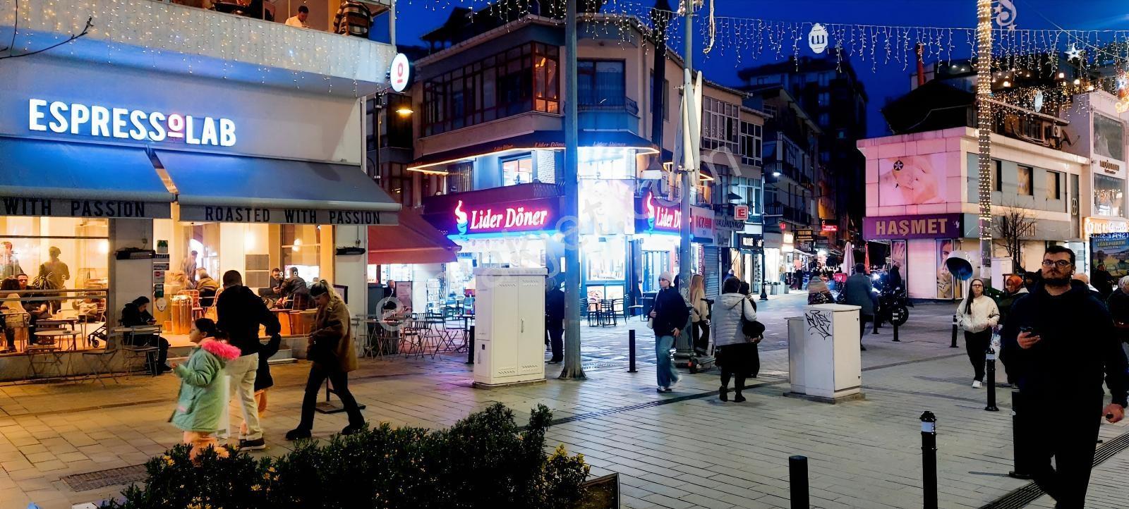 Ümraniye Meydan Cepheli 250 M2 Banka,lüx Cafe Benzer İşler İçin - Görsel 11