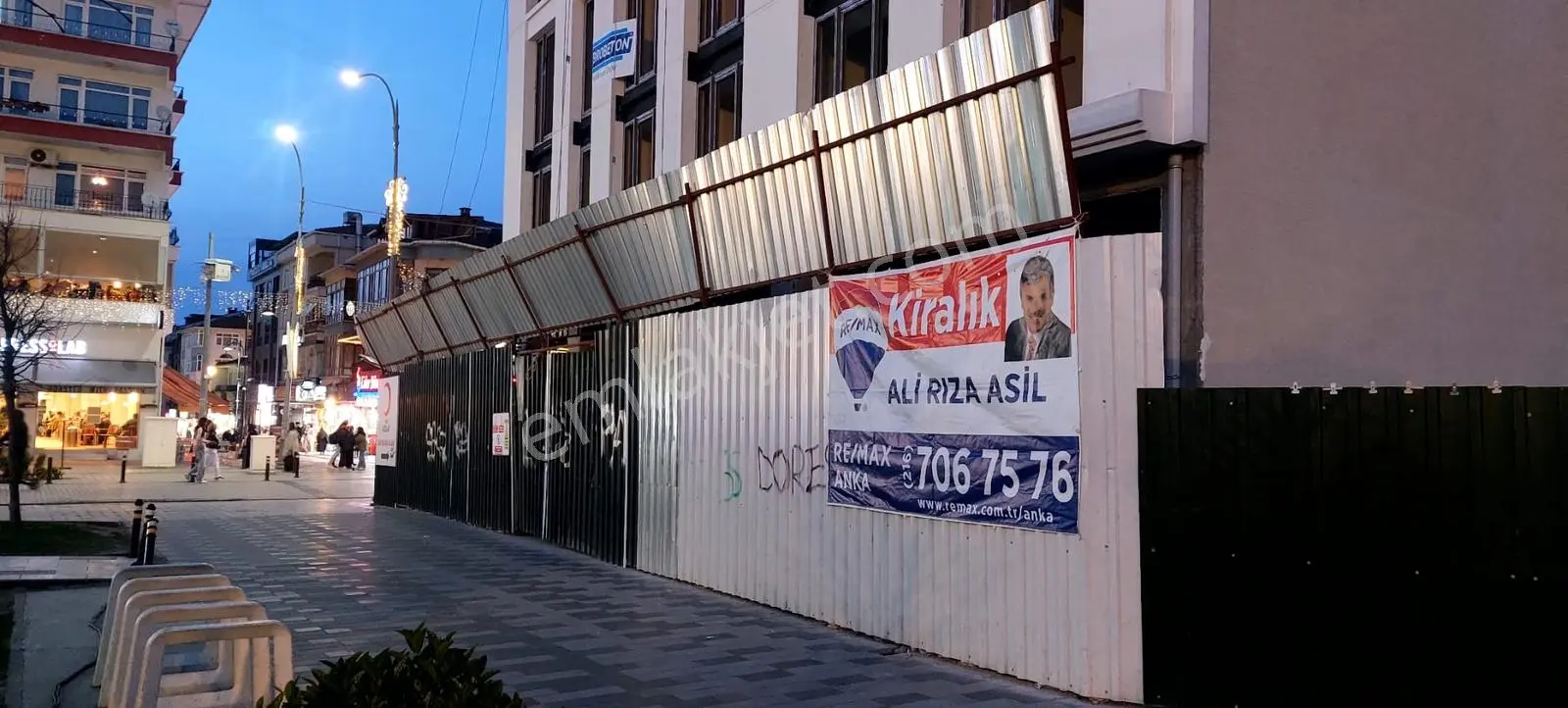 Ümraniye Meydan Cepheli 250 M2 Banka,lüx Cafe Benzer İşler İçin - Görsel 2