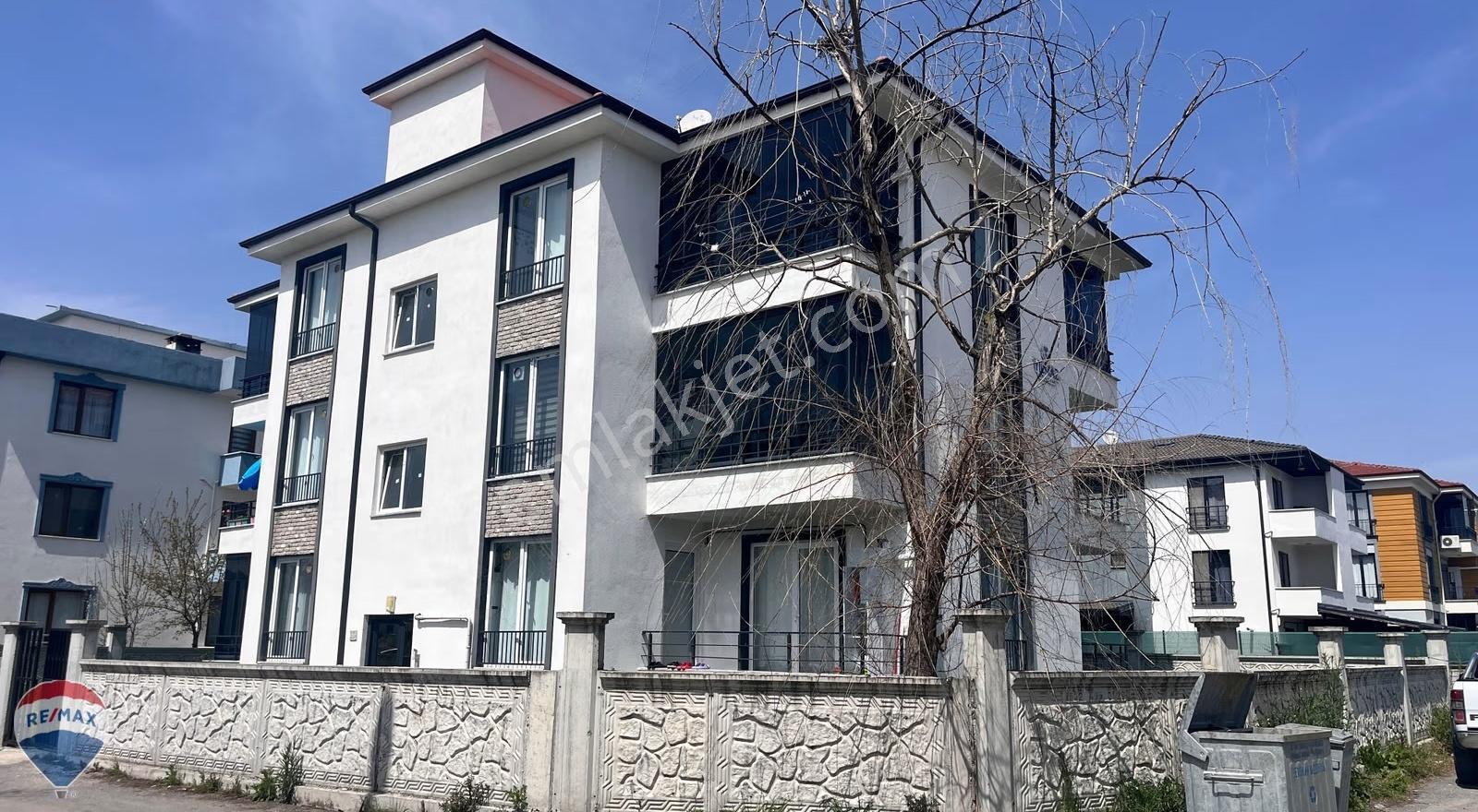 Remax Maviden Yazlıkta Arakat 2+1 95 M2 Köşe Daire