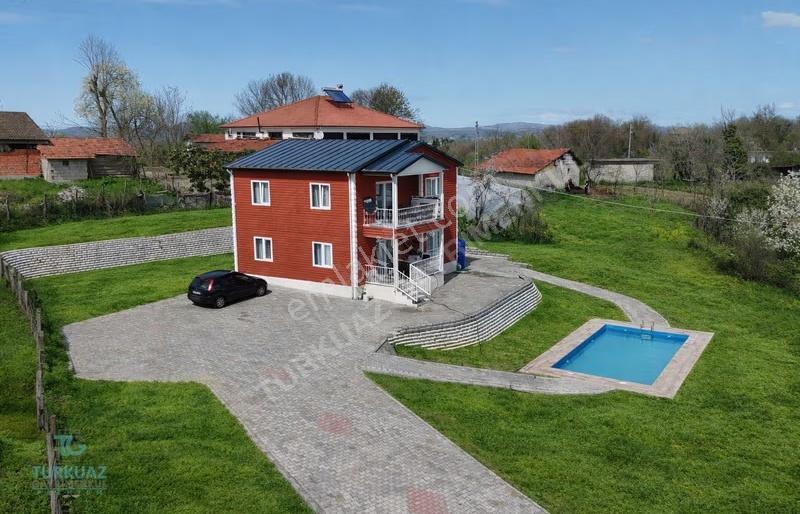 Çakırkadı Köyünde Özel Yapım 4+1 Havuzlu Satılık Lüx Villa