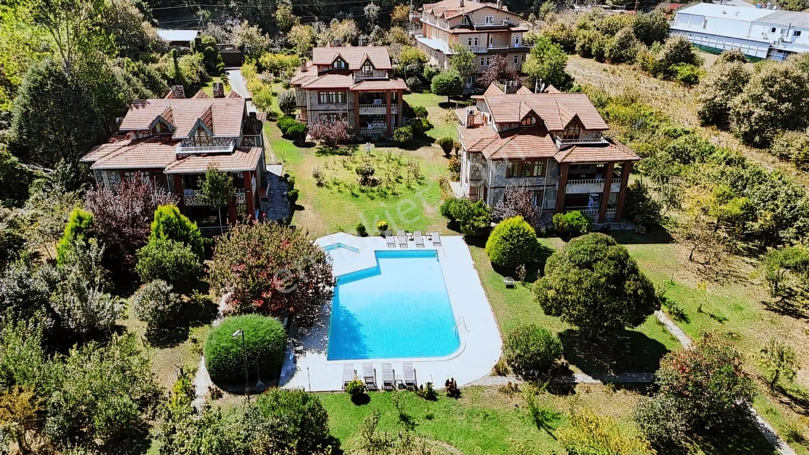 Şilede Doğa İle İçiçe Havuzlu Eşyalı/eşyasız Kiralık Villalar