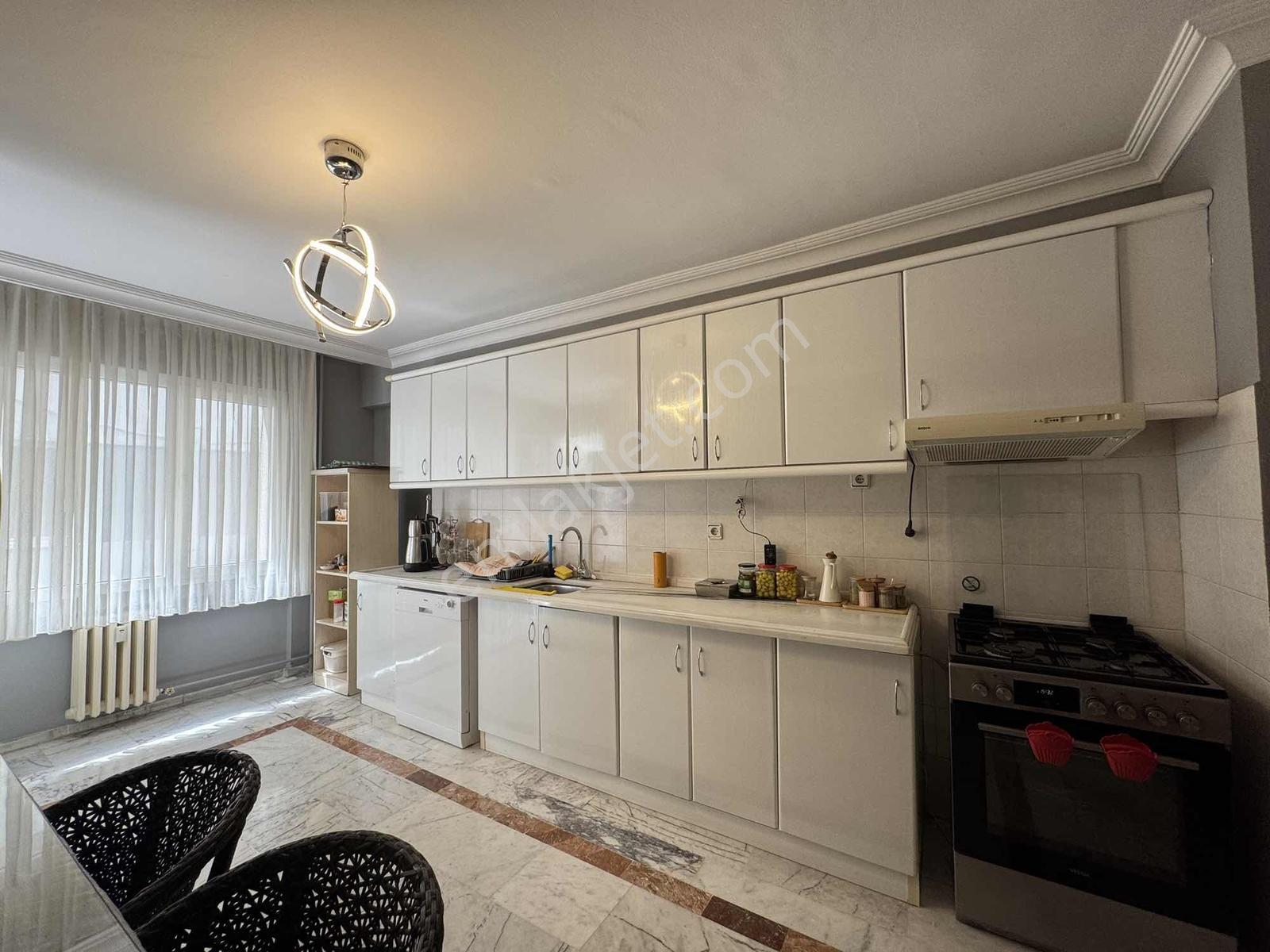 Bürmen'den Hakimevleri'nde Cadde Üstü Açık/kapalı Otoparklı 4+1 - Görsel 24