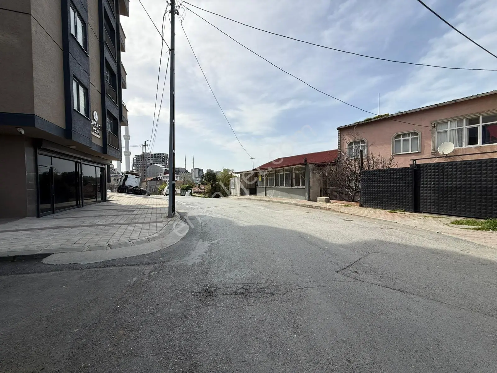 Habipler'de Satılık 2+1 Yüksek Camlı Sıfır Yeni Bina