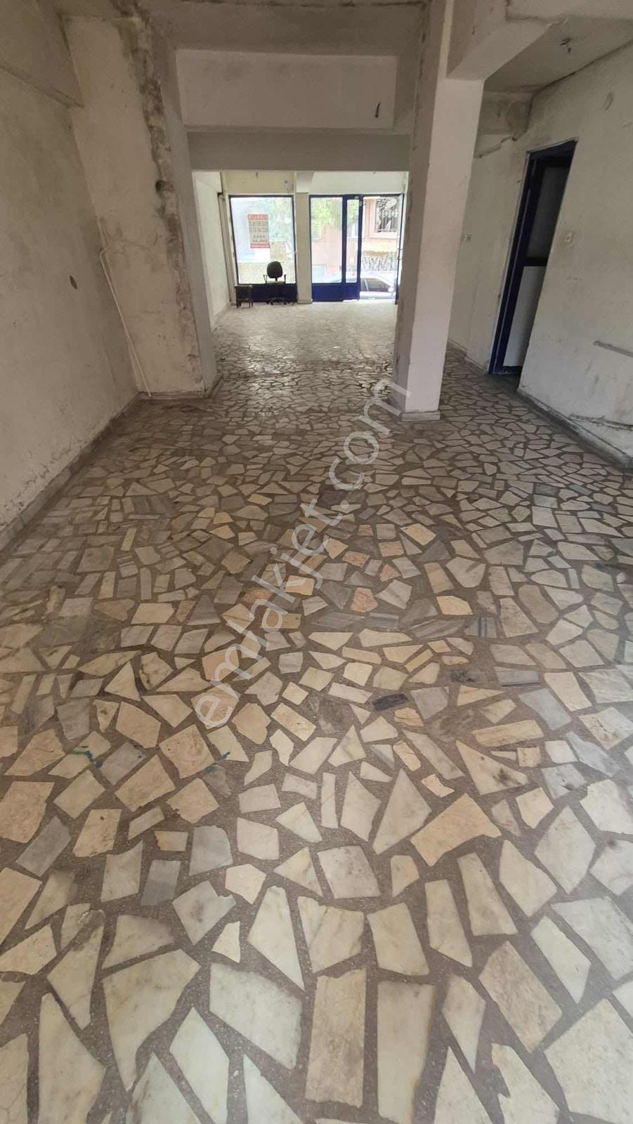 Mahmutbey'de 80 M2 Kiralık Dükkan - Görsel 7