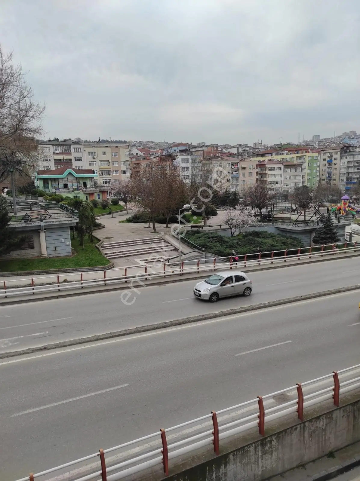 İlkadım 100. Yıl Bulvarında Kiralık Eşyalı Geniş 1+1 - Görsel 3