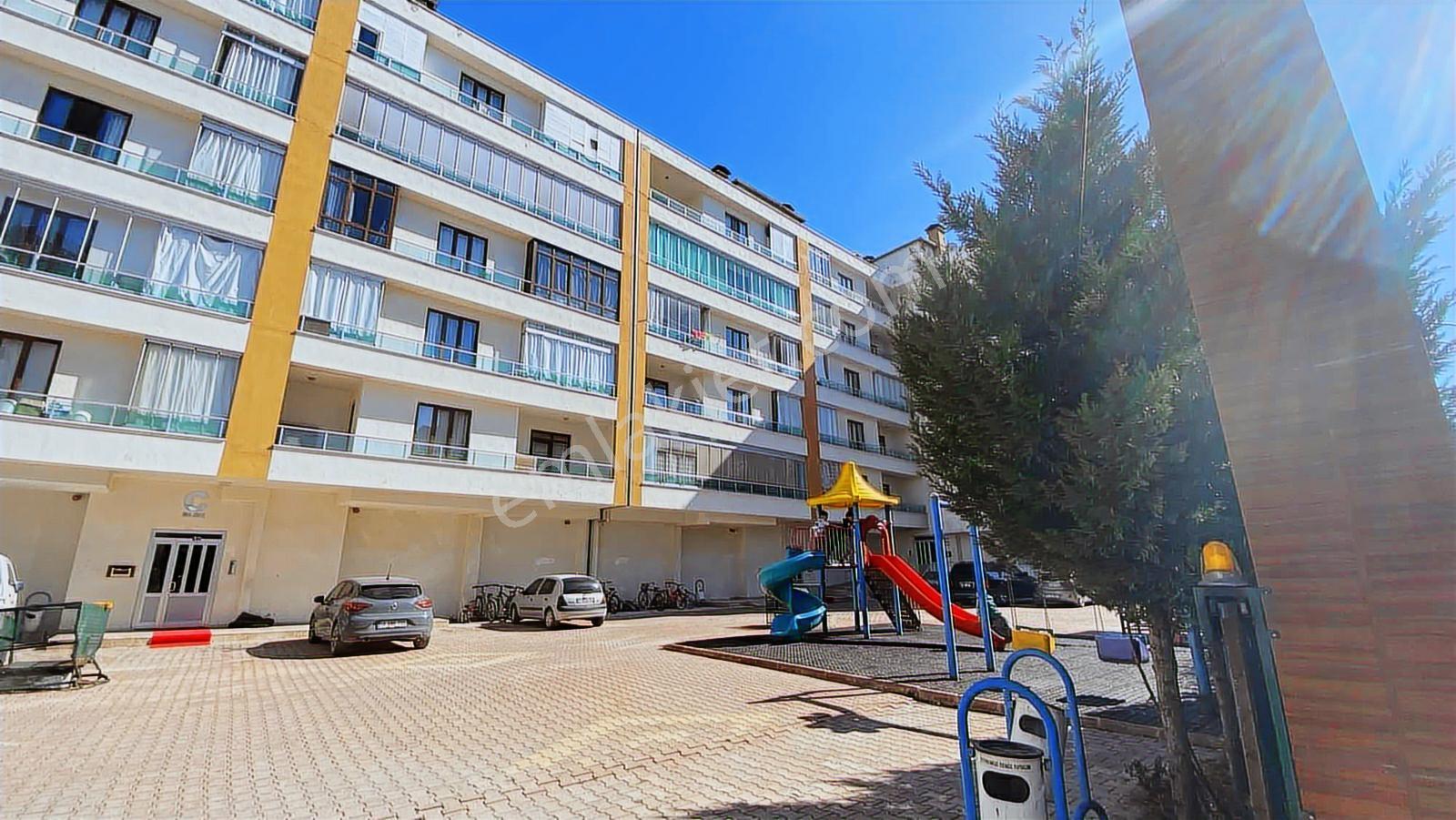 Akabe Mahallesinde Çok Geniş 3+1 Arakat Daire - Görsel 23