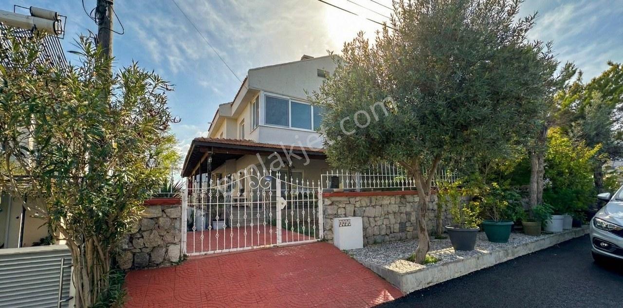 İzmir Çeşme Alaçatı Merkezde Eşyalı Kiralık Dubleks Villa Ev - Görsel 32
